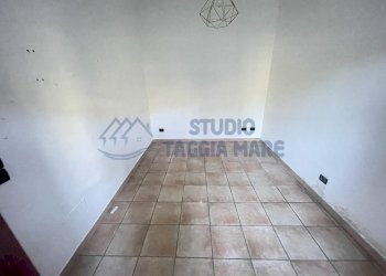 IMG_7942.JPG - Porzione di casa Strada per i Piani, Castellaro - foto 7