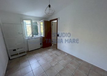 IMG_7944.JPG - Porzione di casa Strada per i Piani, Castellaro - foto 8