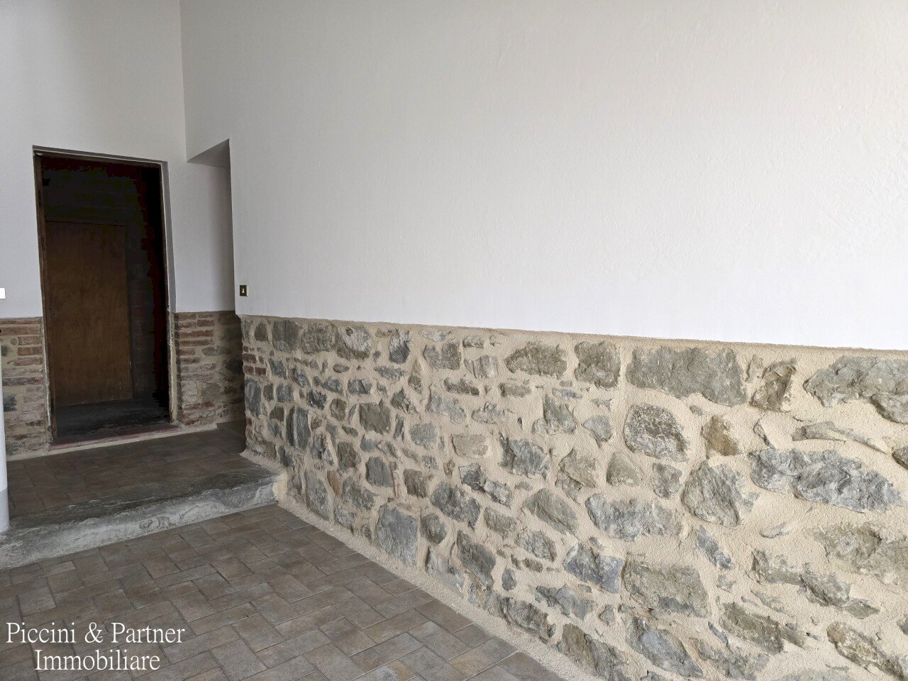 03.jpg - Quadrilocale Via George Byron 59, Tuoro sul Trasimeno - foto 3