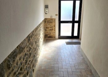 02.jpg - Quadrilocale Via George Byron 59, Tuoro sul Trasimeno - foto 2