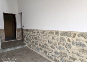 03.jpg - Quadrilocale Via George Byron 59, Tuoro sul Trasimeno - foto 3