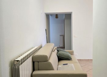 04.jpg - Quadrilocale Via George Byron 59, Tuoro sul Trasimeno - foto 4