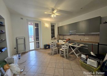 07.jpg - Quadrilocale Via George Byron 59, Tuoro sul Trasimeno - foto 7