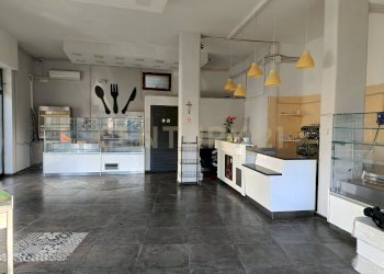 5.jpg - Locale Commerciale Via Medaglie D'oro  86, Catania - foto 5