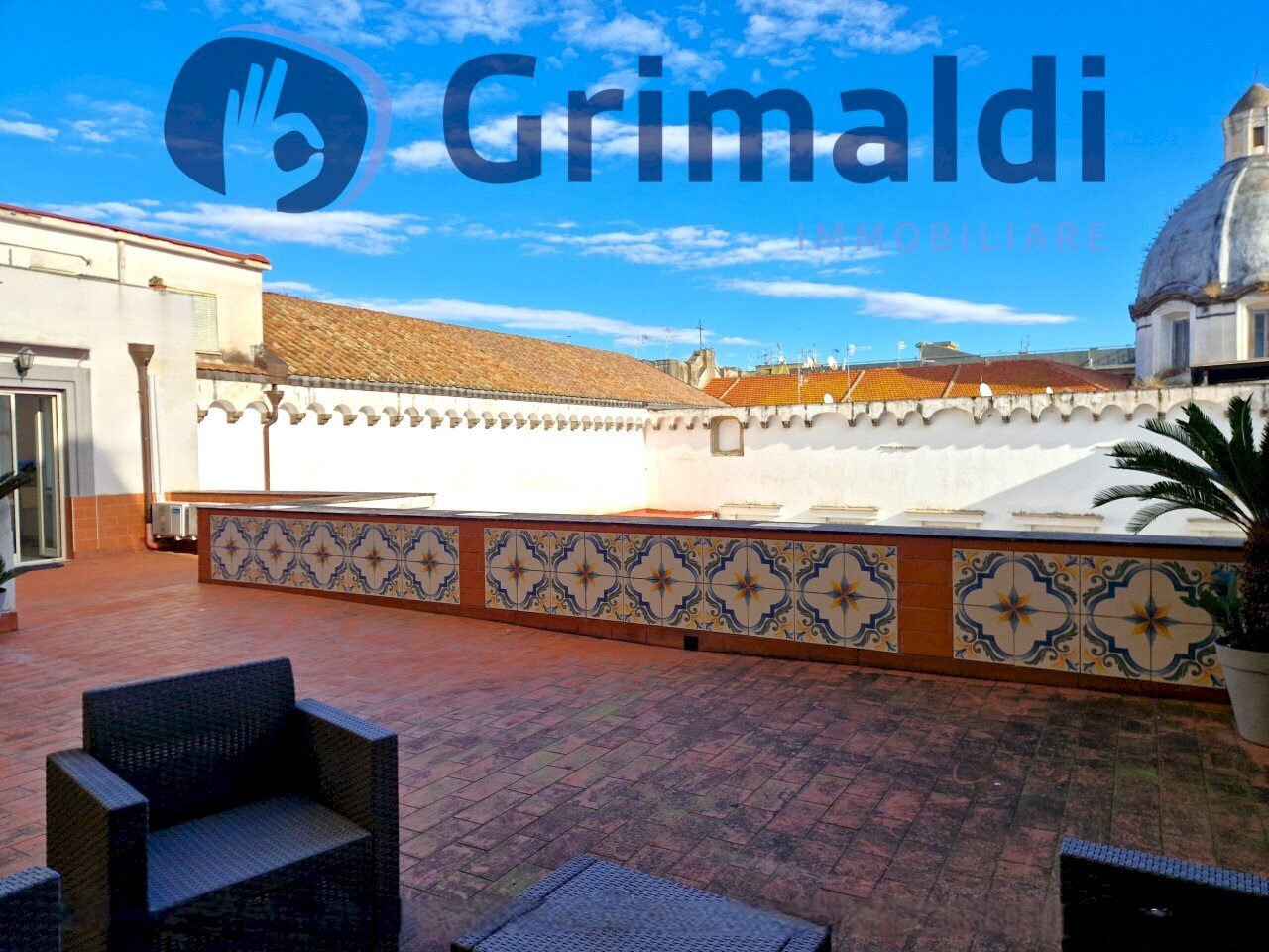 02.jpg - Four-room apartment Via San Biagio dei Librai 121, Napoli - photo 1