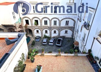 011.jpg - Quadrilocale Via San Biagio dei Librai 121, Napoli - foto 7