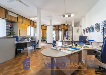 Commercial Premises Busca - photo 13