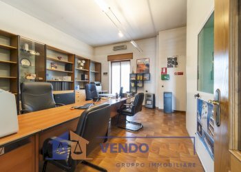 Commercial Premises Busca - photo 16