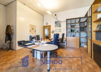 Commercial Premises Busca - photo 17