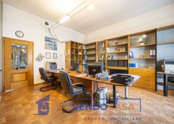 Commercial Premises Busca - photo 18