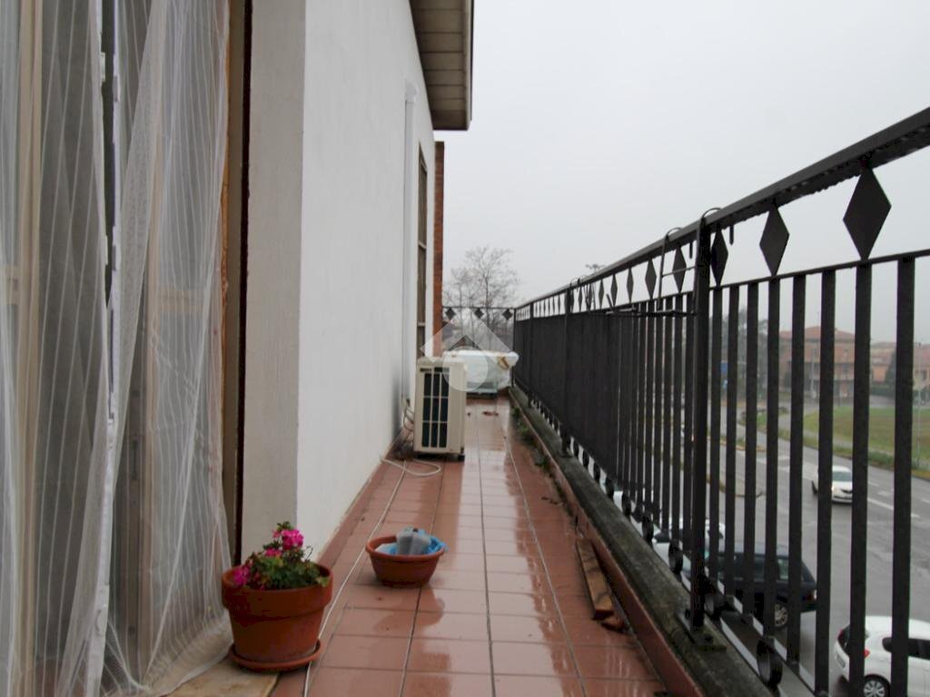 Four-room apartment Strada statale dinazzano, Casalgrande - photo 2