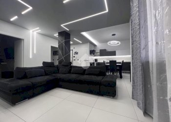 Appartamento Via Cavour, Orbassano - foto 1