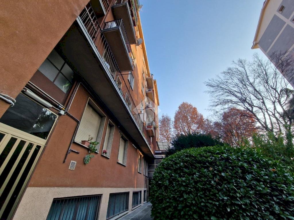 One-room apartment Via dell'Allodola, Milano (neighborhood Inganni) - photo 1