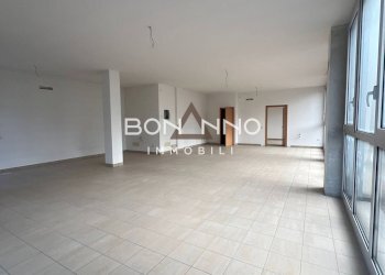 Foto 5 - Locale Commerciale via le filande
 
16, Rossano Veneto - foto 5