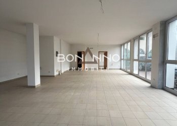 Foto 9 - Locale Commerciale via le filande
 
16, Rossano Veneto - foto 9