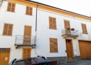 Foto 1 - Casa semi indipendente Piazza Italia
 
12, Castel Rocchero - foto 1