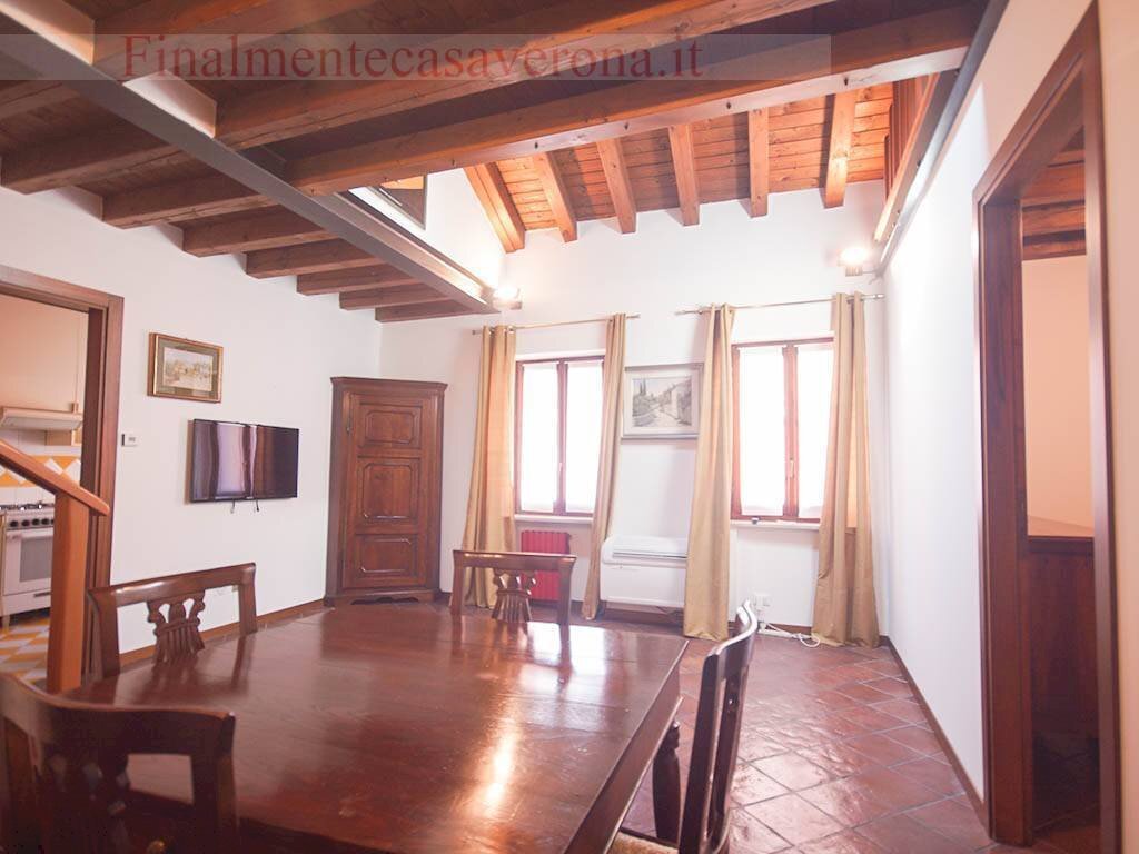 Foto 1 - Trilocale Vicolo San Fermo Cortalta
 
1, Verona - foto 1