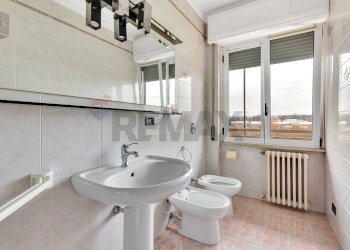 Bagno - Quadrilocale Piazza Giovanni XXIII
 
71, Senago - foto 7
