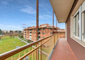 Balcone - Quadrilocale Piazza Giovanni XXIII
 
71, Senago - foto 17