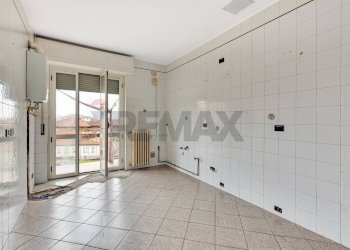 Stanza vuota - Quadrilocale Piazza Giovanni XXIII
 
71, Senago - foto 19