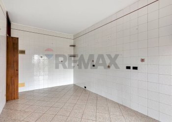 Stanza vuota - Quadrilocale Piazza Giovanni XXIII
 
71, Senago - foto 20