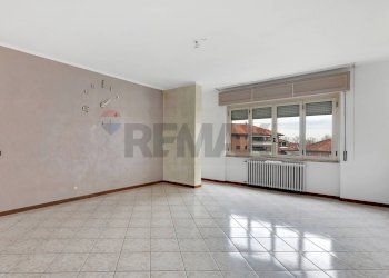 Stanza vuota - Quadrilocale Piazza Giovanni XXIII
 
71, Senago - foto 22