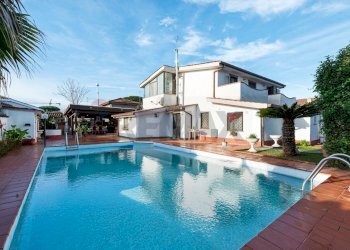 Piscina - Villa via giulio bas
 
30, Roma - foto 3