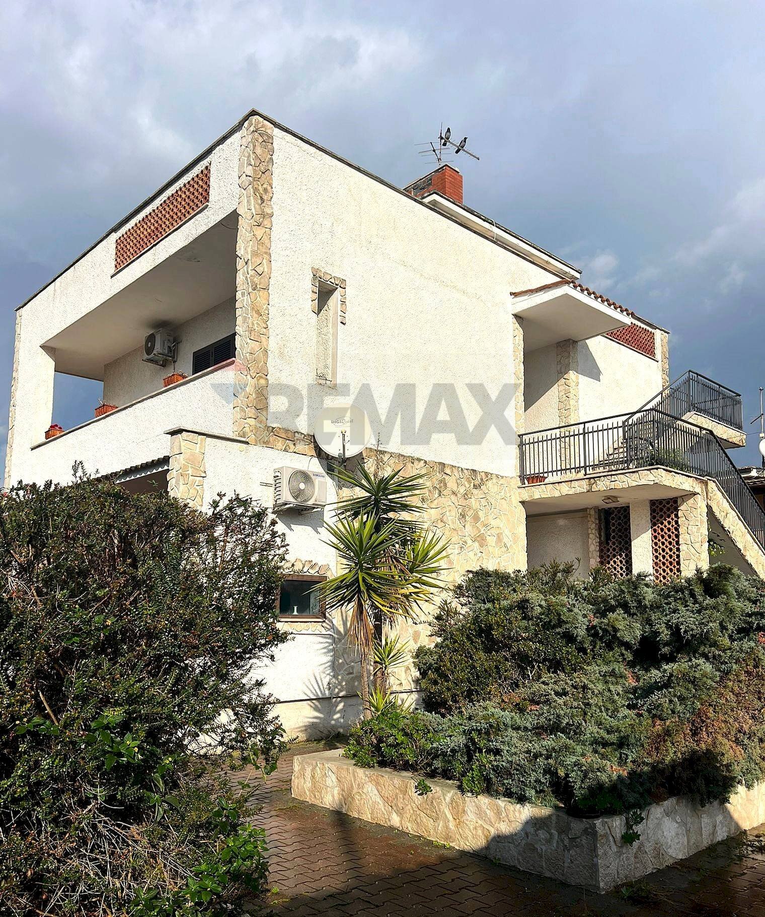 Casa all\'aperto - Villa Via Lago d'Iseo
2, Pomezia - photo 2