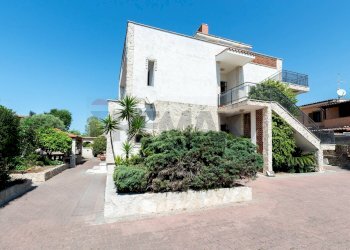 Casa all\'aperto - Villa Via Lago d'Iseo
 
2, Pomezia - foto 4