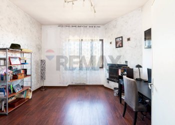 Ufficio - Villa Via Lago d'Iseo
 
2, Pomezia - foto 24