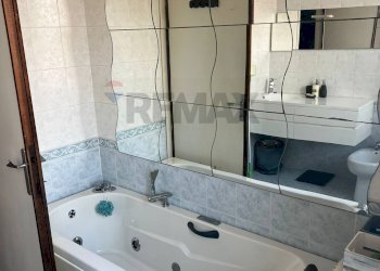 Bagno - Villa Via Lago d'Iseo
 
2, Pomezia - foto 27