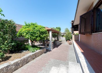 Terrazza - Villa Via Lago d'Iseo
 
2, Pomezia - foto 35