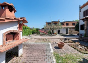 Casa all\'aperto - Villa Via Lago d'Iseo
 
2, Pomezia - foto 39