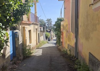 Edificio all\'aperto - Casa indipendente Via Balsamo Civita
 
39, Zafferana Etnea - foto 2