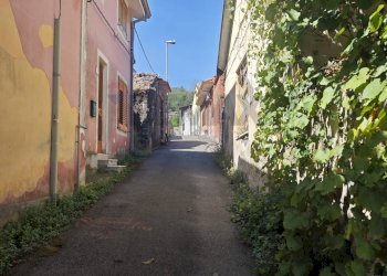 Edificio all\'aperto - Casa indipendente Via Balsamo Civita
 
39, Zafferana Etnea - foto 10