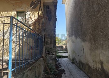 Edificio all\'aperto - Casa indipendente Via Balsamo Civita
 
39, Zafferana Etnea - foto 13