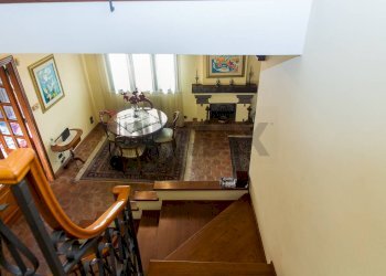 Sala da pranzo - Villa VIA BARRIERA DEL BOSCO
 
5, Sant'Agata Li Battiati - foto 14