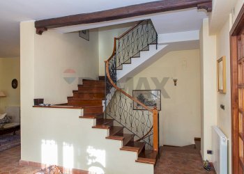 Scale - Villa VIA BARRIERA DEL BOSCO
 
5, Sant'Agata Li Battiati - foto 15