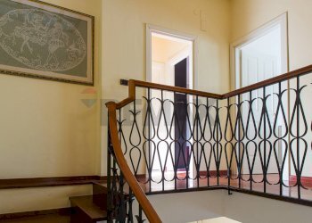 Scale - Villa VIA BARRIERA DEL BOSCO
 
5, Sant'Agata Li Battiati - foto 16