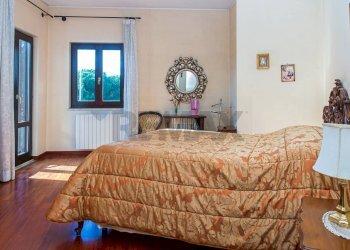 Camera / camera da letto - Villa VIA BARRIERA DEL BOSCO
 
5, Sant'Agata Li Battiati - foto 18