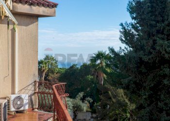 Balcone - Villa VIA BARRIERA DEL BOSCO
 
5, Sant'Agata Li Battiati - foto 47