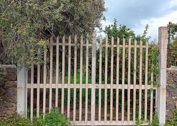 Edificio all\'aperto - Terreno agricolo CONTRADA DUE PINI
 
SNC, Acireale - foto 5