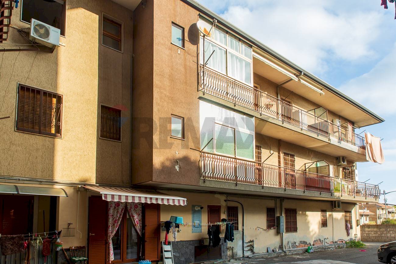 Edificio all\'aperto - Quadrilocale Via IV Novembre
 
126, Aci Catena - foto 3