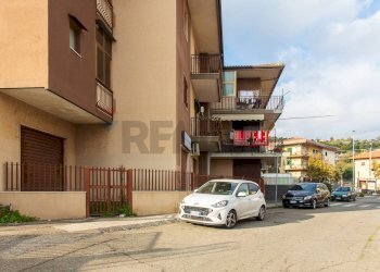 Edificio all\'aperto - Quadrilocale Via IV Novembre
 
126, Aci Catena - foto 7