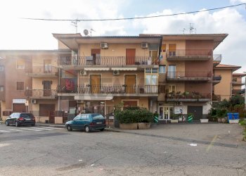 Edificio all\'aperto - Quadrilocale Via IV Novembre
 
126, Aci Catena - foto 8