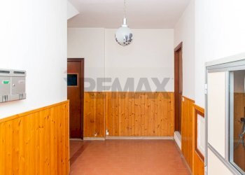 Hall / corridoio - Quadrilocale Via IV Novembre
 
126, Aci Catena - foto 10