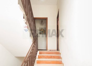 Scale - Quadrilocale Via IV Novembre
 
126, Aci Catena - foto 12