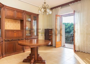 Sala da pranzo - Quadrilocale Via IV Novembre
 
126, Aci Catena - foto 15