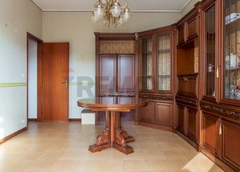 Sala da pranzo - Quadrilocale Via IV Novembre
 
126, Aci Catena - foto 16