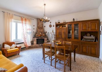 Sala da pranzo - Villa CONTRADA PIANO CANNATA
 
snc, Piazza Armerina - foto 23